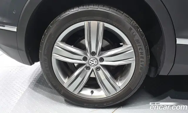 Volkswagen Tiguan 2018 2.0 автомат (гидро), миниатюра 5 Volkswagen Tiguan 2018 2.0 автомат (гидро), миниатюра 5