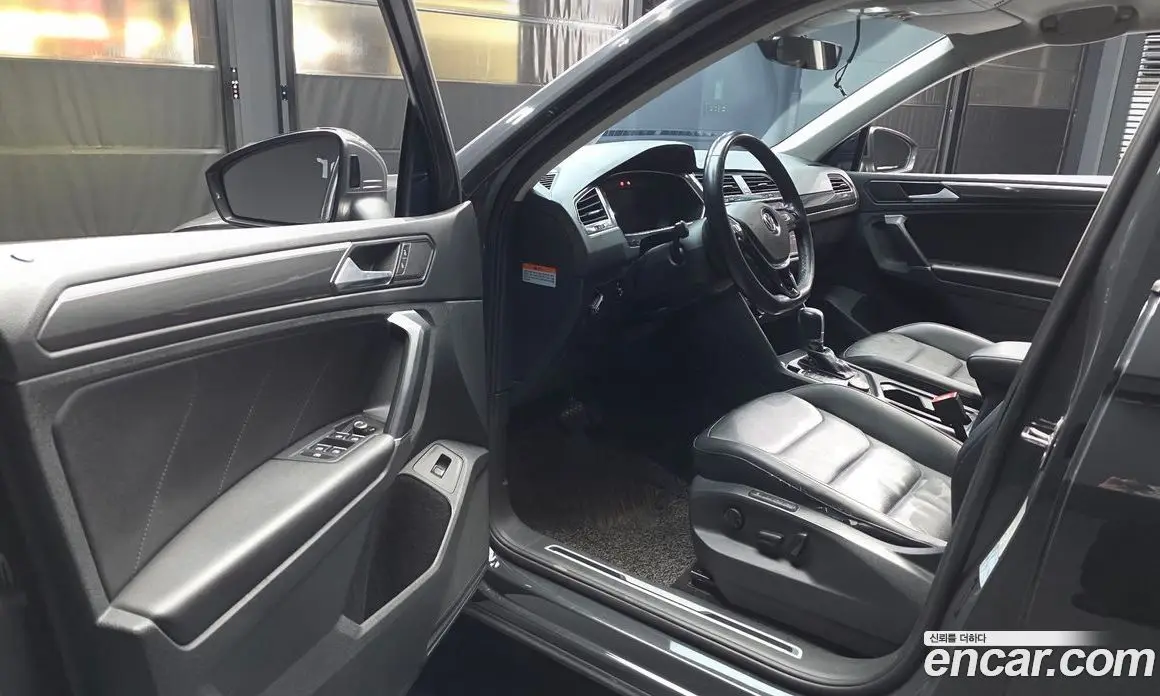 Volkswagen Tiguan 2018 2.0 автомат (гидро), фото 10 Volkswagen Tiguan 2018 2.0 автомат (гидро), фото 10