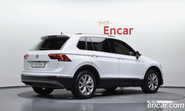 Volkswagen Tiguan 2020 2.0 автомат (гидро), миниатюра 2 Volkswagen Tiguan 2020 2.0 автомат (гидро), миниатюра 2