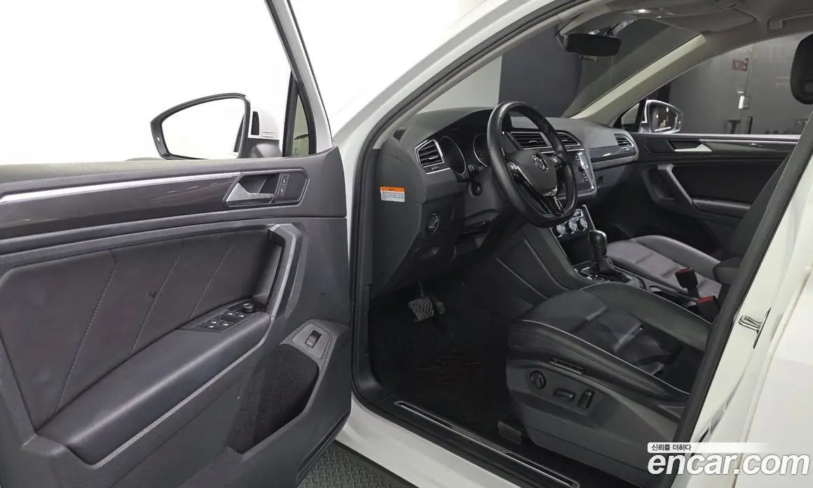 Volkswagen Tiguan 2020 2.0 автомат (гидро), фото 13 Volkswagen Tiguan 2020 2.0 автомат (гидро), фото 13