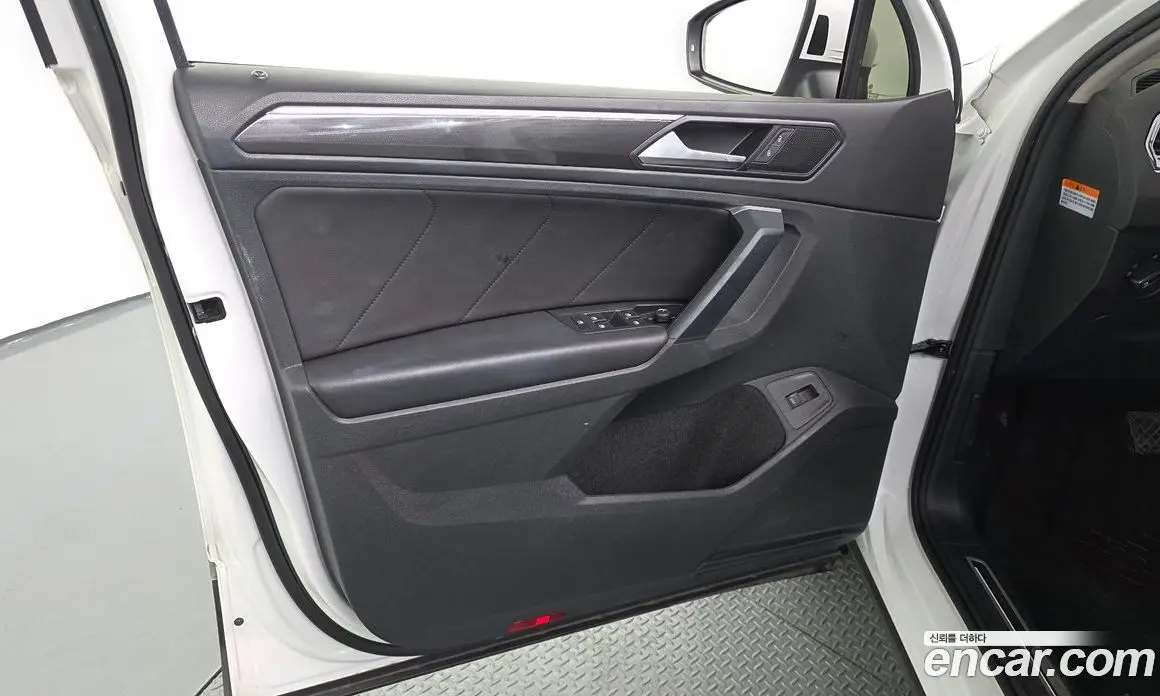 Volkswagen Tiguan 2020 2.0 автомат (гидро), фото 14 Volkswagen Tiguan 2020 2.0 автомат (гидро), фото 14
