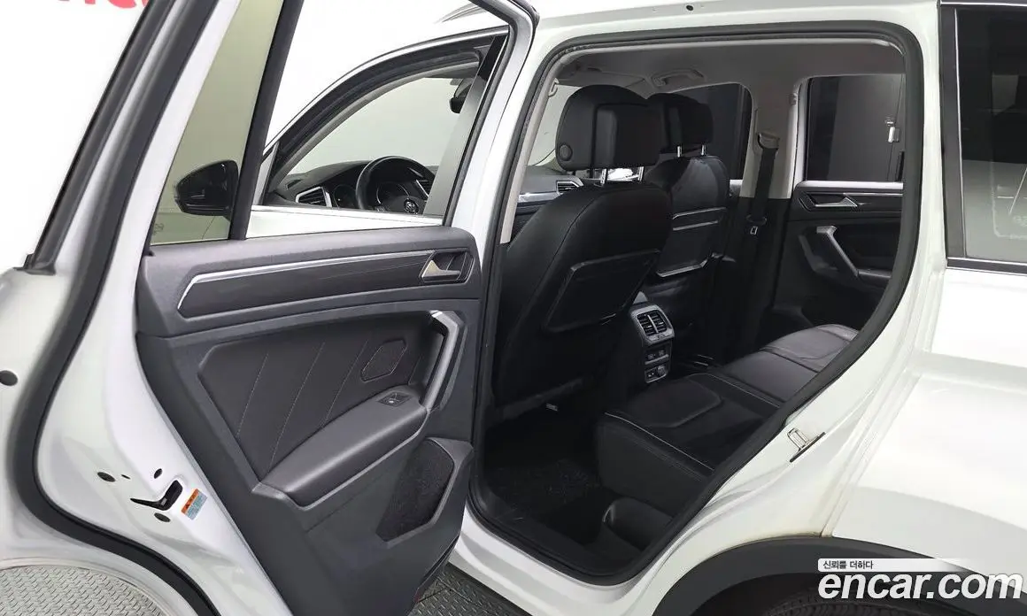 Volkswagen Tiguan 2020 2.0 автомат (гидро), фото 16 Volkswagen Tiguan 2020 2.0 автомат (гидро), фото 16