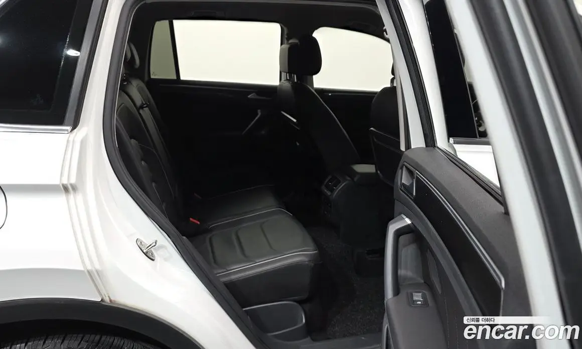 Volkswagen Tiguan 2020 2.0 автомат (гидро), фото 18 Volkswagen Tiguan 2020 2.0 автомат (гидро), фото 18