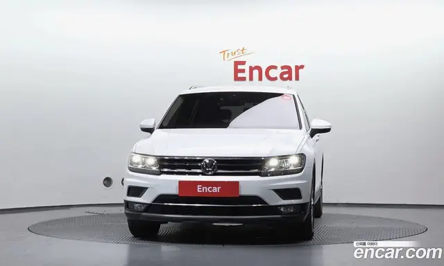 Volkswagen Tiguan 2020 2.0 автомат (гидро), миниатюра 3 Volkswagen Tiguan 2020 2.0 автомат (гидро), миниатюра 3