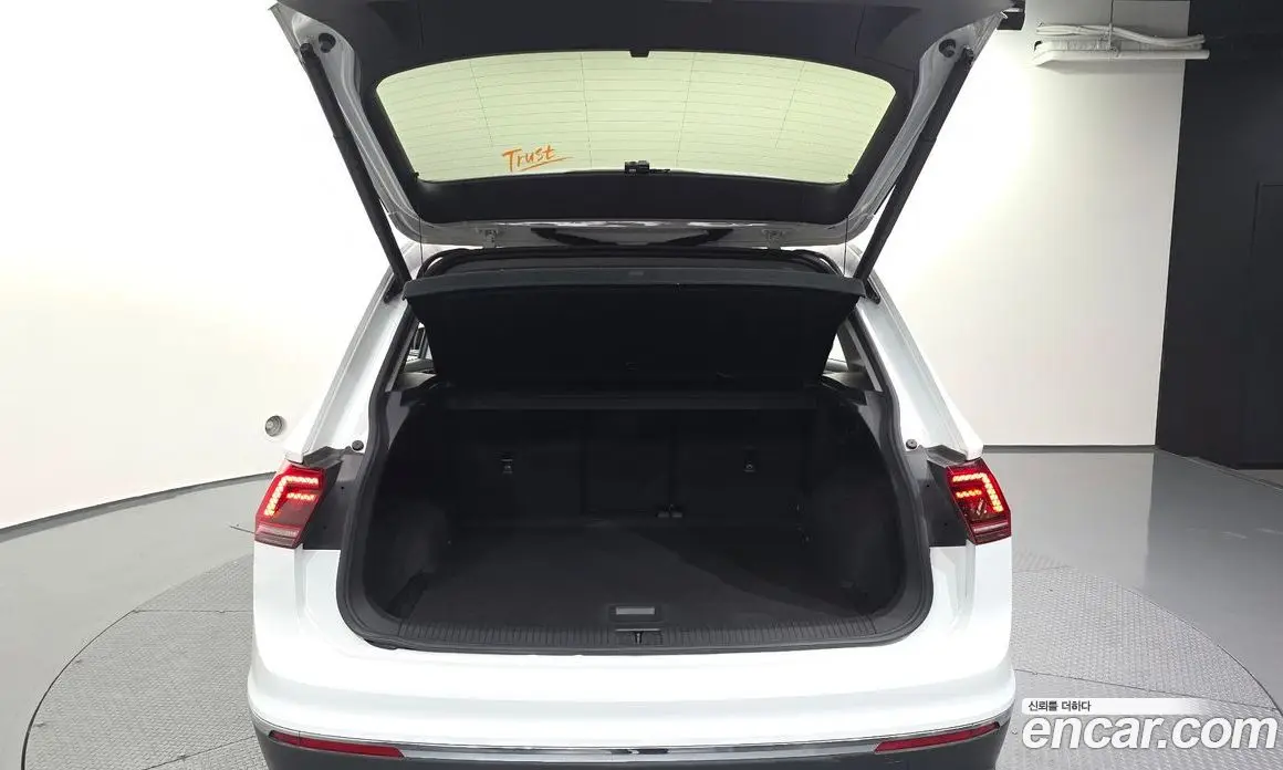 Volkswagen Tiguan 2020 2.0 автомат (гидро), фото 26 Volkswagen Tiguan 2020 2.0 автомат (гидро), фото 26
