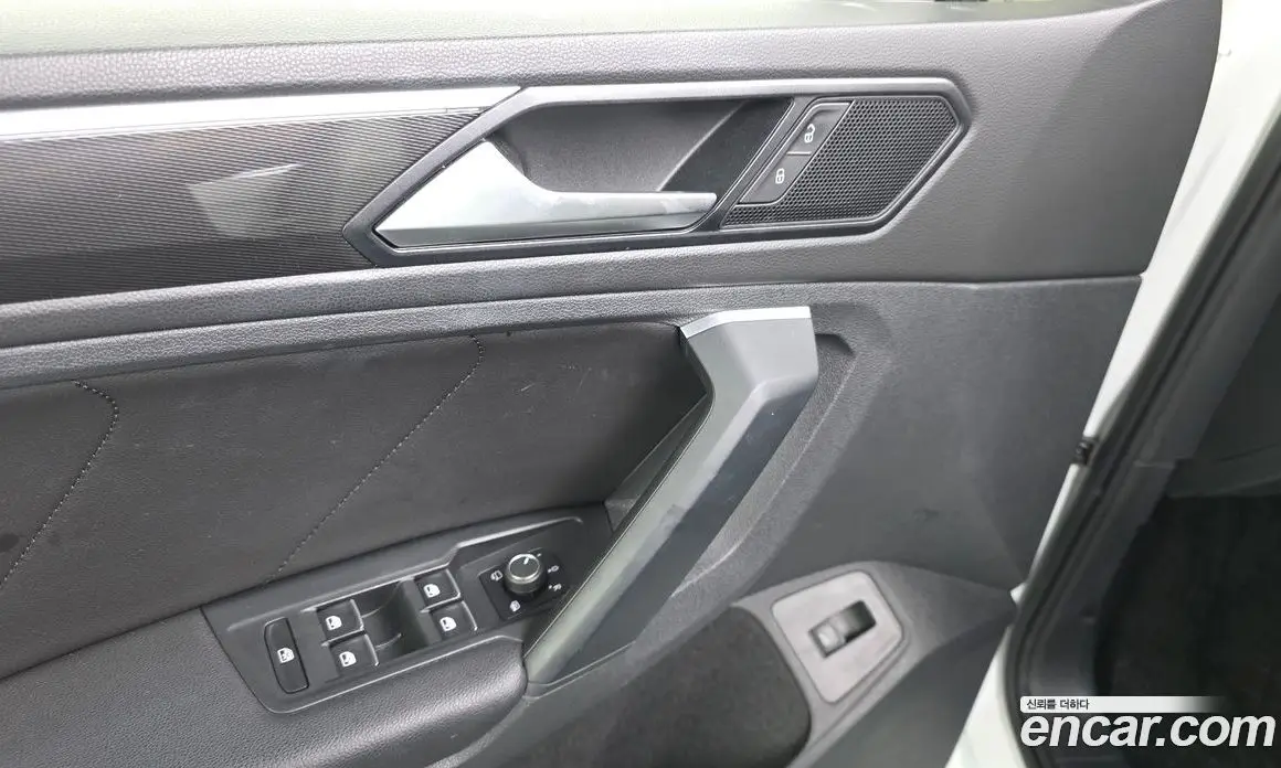 Volkswagen Tiguan 2020 2.0 автомат (гидро), фото 30 Volkswagen Tiguan 2020 2.0 автомат (гидро), фото 30