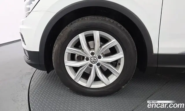 Volkswagen Tiguan 2020 2.0 автомат (гидро), миниатюра 5 Volkswagen Tiguan 2020 2.0 автомат (гидро), миниатюра 5