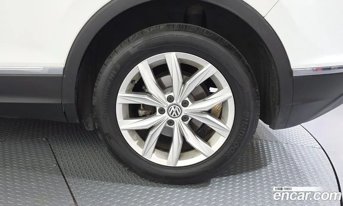 Volkswagen Tiguan 2020 2.0 автомат (гидро), фото 7 Volkswagen Tiguan 2020 2.0 автомат (гидро), фото 7