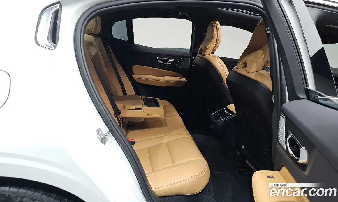 Volvo S60 2021 2.0 автомат (гидро), фото 17 Volvo S60 2021 2.0 автомат (гидро), фото 17