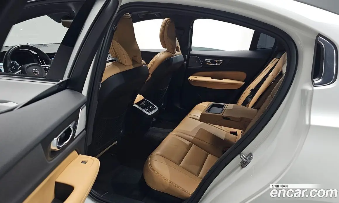 Volvo S60 2021 2.0 автомат (гидро), фото 18 Volvo S60 2021 2.0 автомат (гидро), фото 18