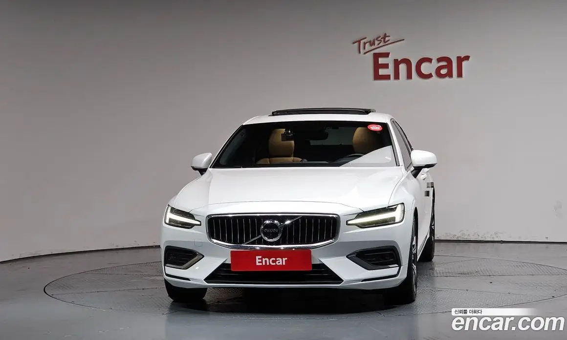 Volvo S60 2021 2.0 автомат (гидро), фото 3 Volvo S60 2021 2.0 автомат (гидро), фото 3