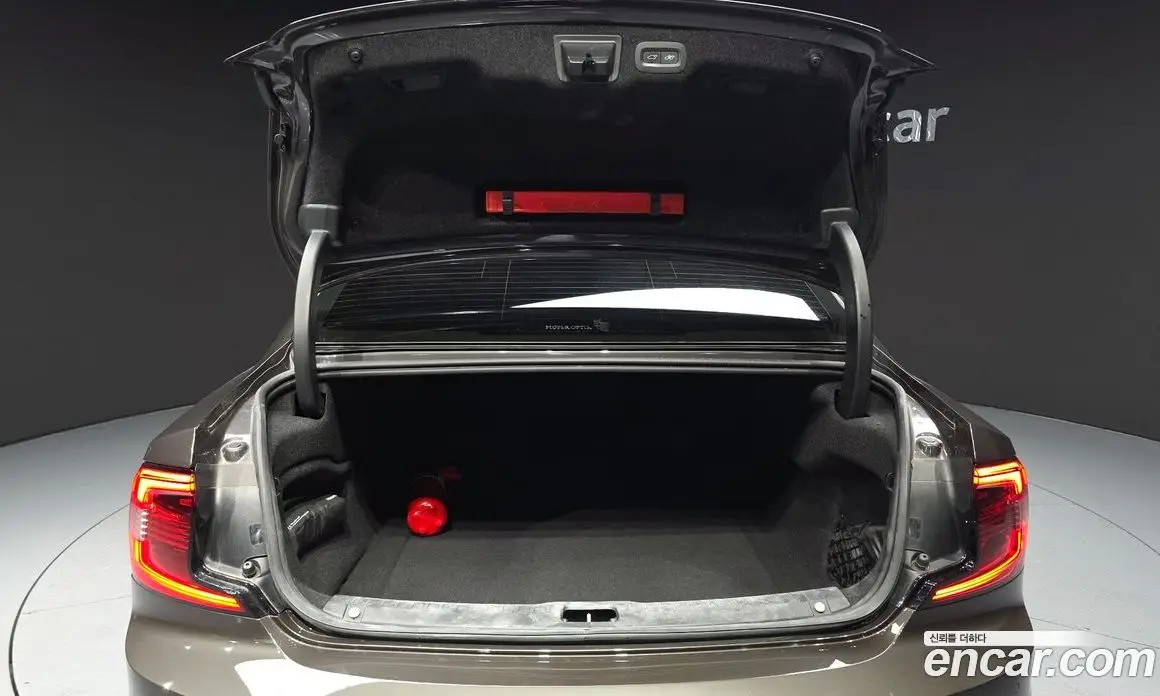 Volvo S90 2021 2.0 автомат (гидро), фото 19 Volvo S90 2021 2.0 автомат (гидро), фото 19