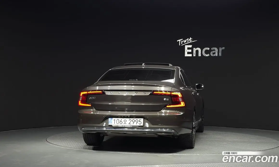 Volvo S90 2021 2.0 автомат (гидро), фото 4 Volvo S90 2021 2.0 автомат (гидро), фото 4