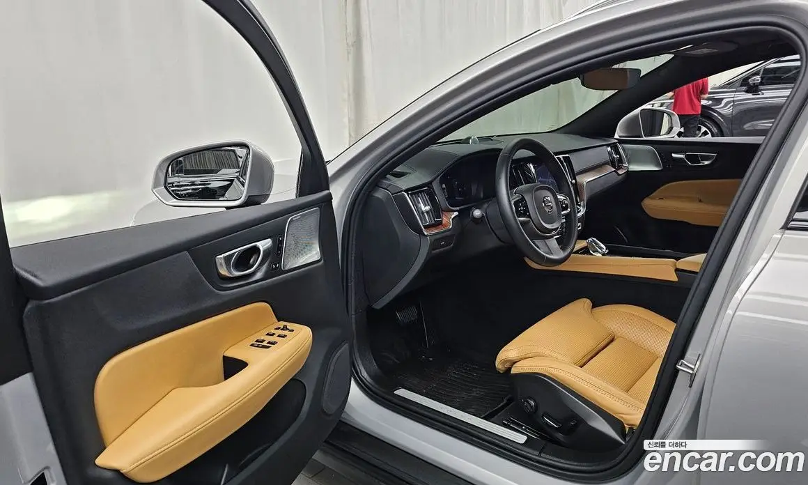 Volvo V60 2024 2.0 автомат (гидро), фото 13 Volvo V60 2024 2.0 автомат (гидро), фото 13