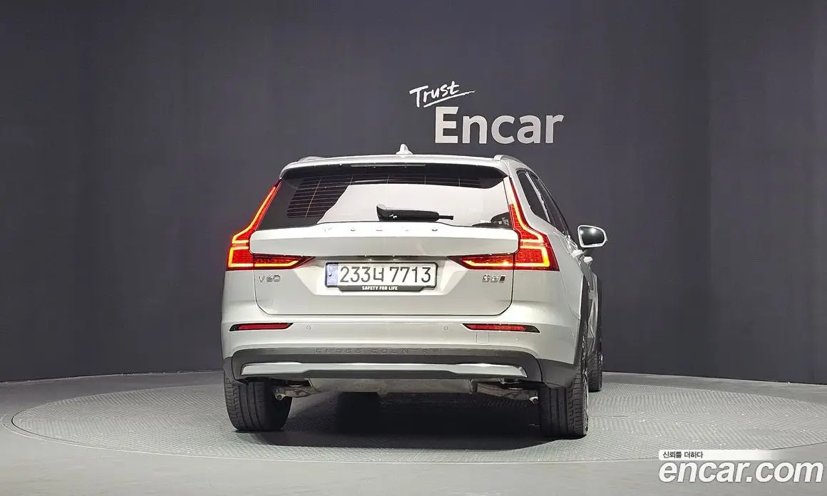 Volvo V60 2024 2.0 автомат (гидро), фото 4 Volvo V60 2024 2.0 автомат (гидро), фото 4