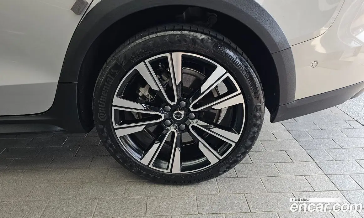 Volvo V60 2024 2.0 автомат (гидро), фото 7 Volvo V60 2024 2.0 автомат (гидро), фото 7