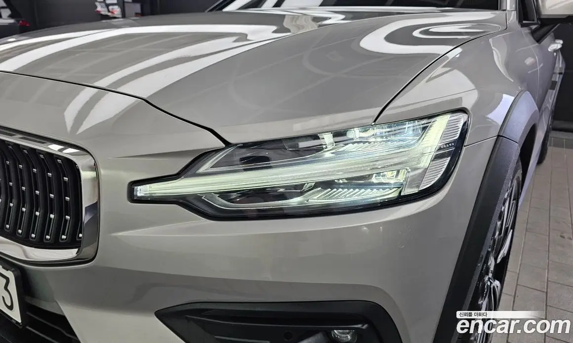 Volvo V60 2024 2.0 автомат (гидро), фото 8 Volvo V60 2024 2.0 автомат (гидро), фото 8