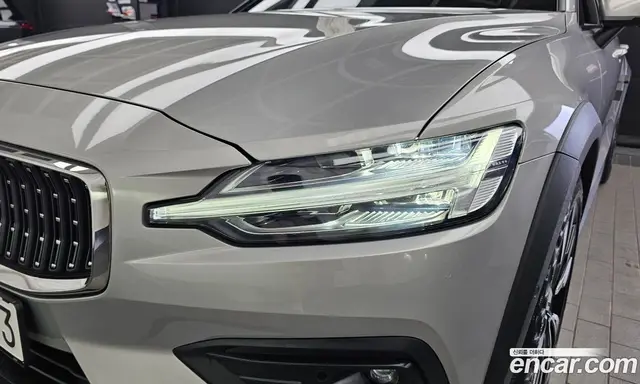 Volvo V60 2024 2.0 автомат (гидро), миниатюра 8 Volvo V60 2024 2.0 автомат (гидро), миниатюра 8