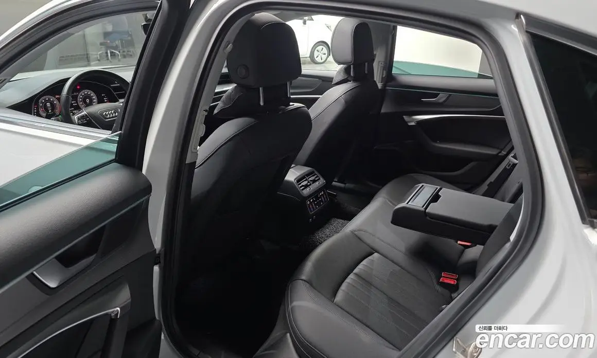 Audi A6 2021 2.0 автомат (гидро), фото 16