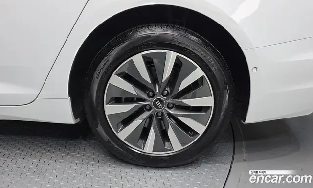 Audi A6 2021 2.0 автомат (гидро), миниатюра 7