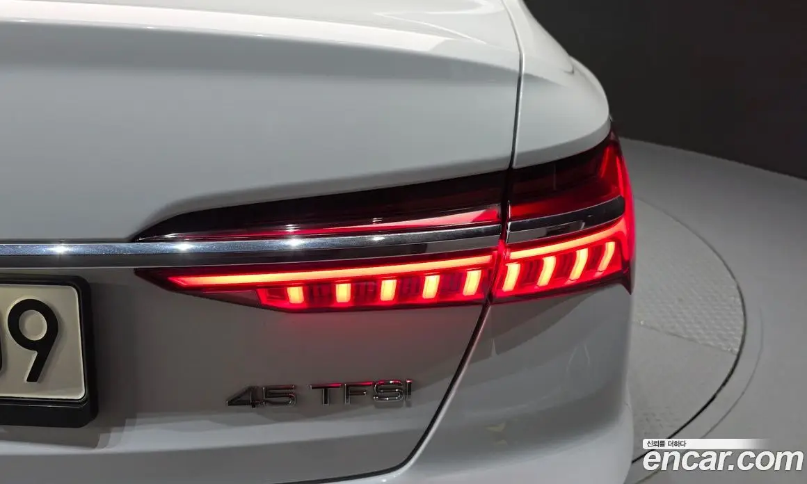 Audi A6 2021 2.0 автомат (гидро), фото 9