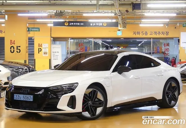 Audi RS e-tron GT 2022 0.1 автомат (гидро), миниатюра 1 Audi RS e-tron GT 2022 0.1 автомат (гидро), миниатюра 1