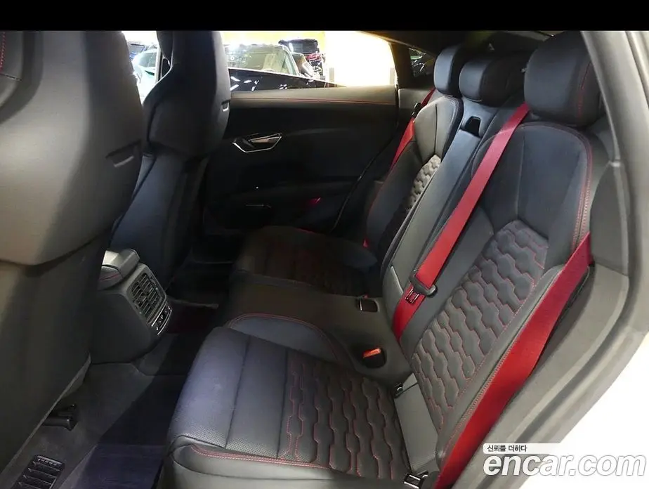 Audi RS e-tron GT 2022 0.1 автомат (гидро), фото 17 Audi RS e-tron GT 2022 0.1 автомат (гидро), фото 17