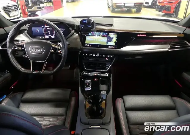 Audi RS e-tron GT 2022 0.1 автомат (гидро), миниатюра 8 Audi RS e-tron GT 2022 0.1 автомат (гидро), миниатюра 8