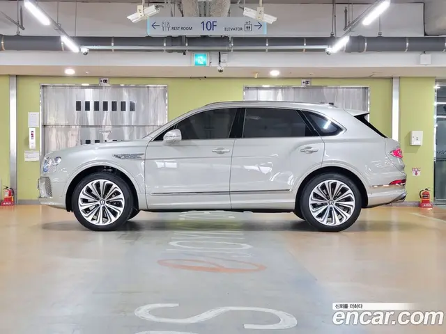 Bentley Bentayga 2026 4.0 автомат (гидро), миниатюра 2 Bentley Bentayga 2026 4.0 автомат (гидро), миниатюра 2