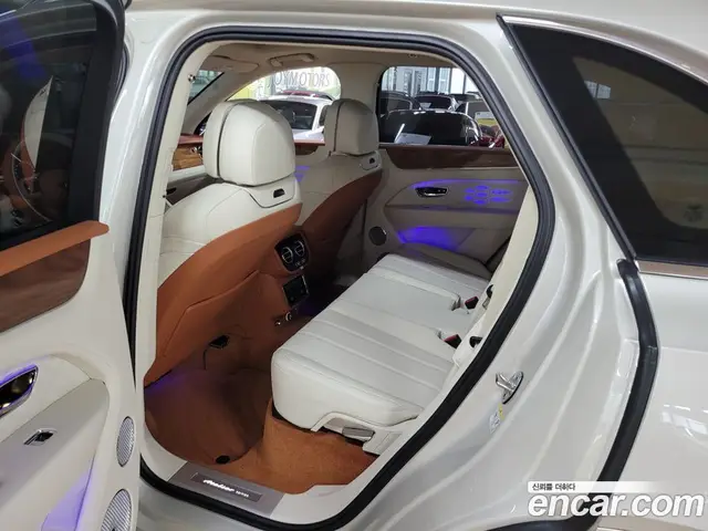 Bentley Bentayga 2026 4.0 автомат (гидро), миниатюра 11 Bentley Bentayga 2026 4.0 автомат (гидро), миниатюра 11