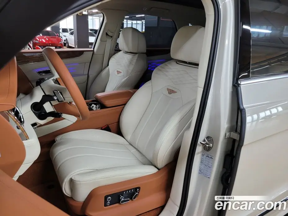 Bentley Bentayga 2026 4.0 автомат (гидро), фото 13 Bentley Bentayga 2026 4.0 автомат (гидро), фото 13