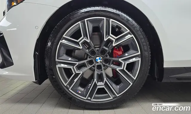 BMW 5 серия 2025 2.0 автомат (гидро), миниатюра 5 BMW 5 серия 2025 2.0 автомат (гидро), миниатюра 5