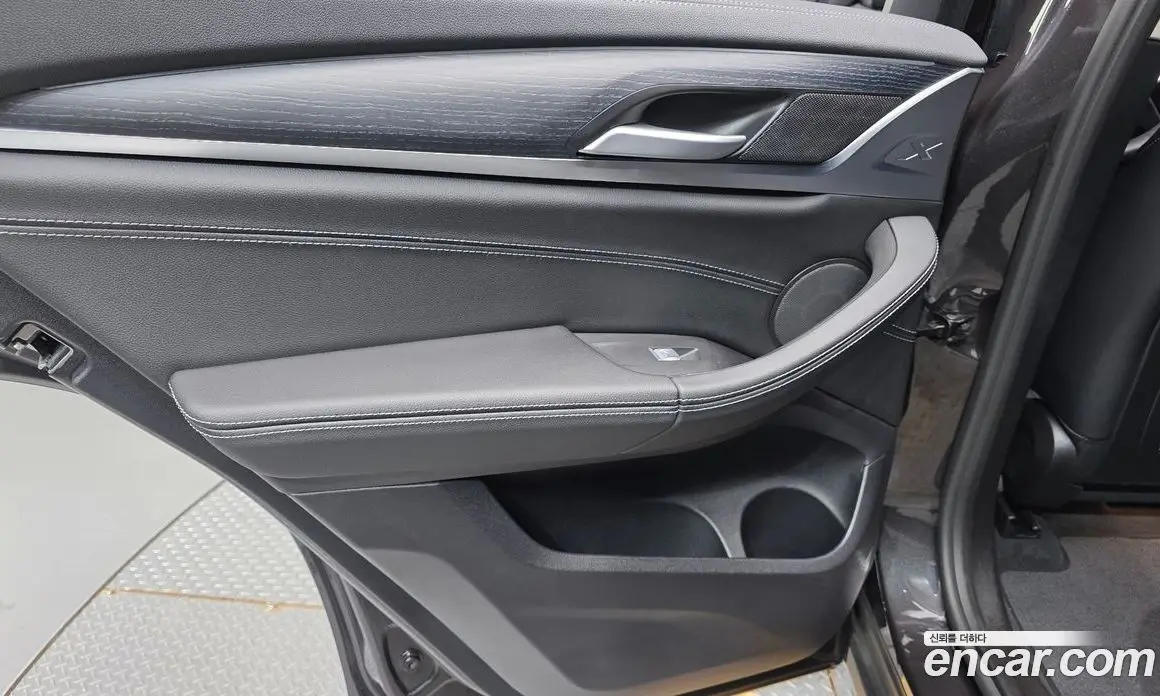 BMW X4 2025 2.0 автомат (гидро), фото 15