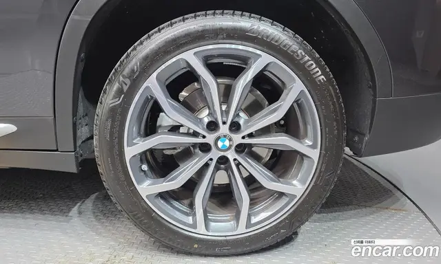 BMW X4 2025 2.0 автомат (гидро), миниатюра 7