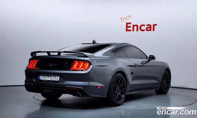 Ford Mustang 2021 2.3 автомат (гидро), миниатюра 2