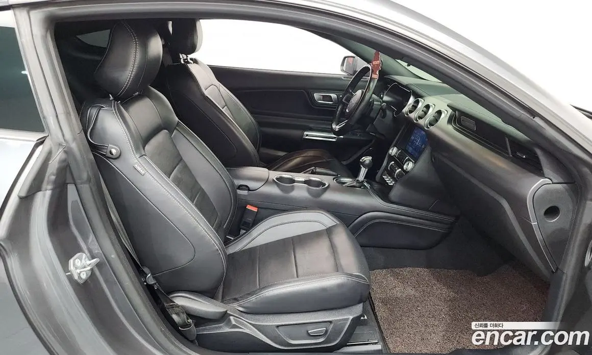 Ford Mustang 2021 2.3 автомат (гидро), фото 16