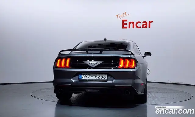 Ford Mustang 2021 2.3 автомат (гидро), миниатюра 4