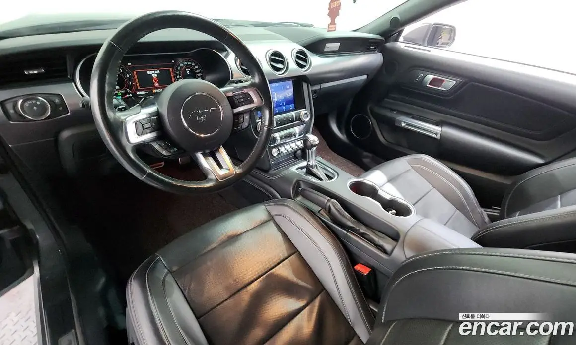 Ford Mustang 2021 2.3 автомат (гидро), фото 10