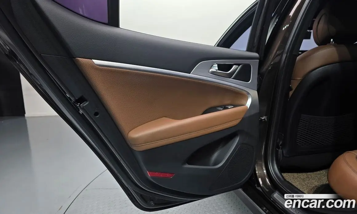 Genesis G70 2019 2.0 автомат (гидро), фото 15 Genesis G70 2019 2.0 автомат (гидро), фото 15