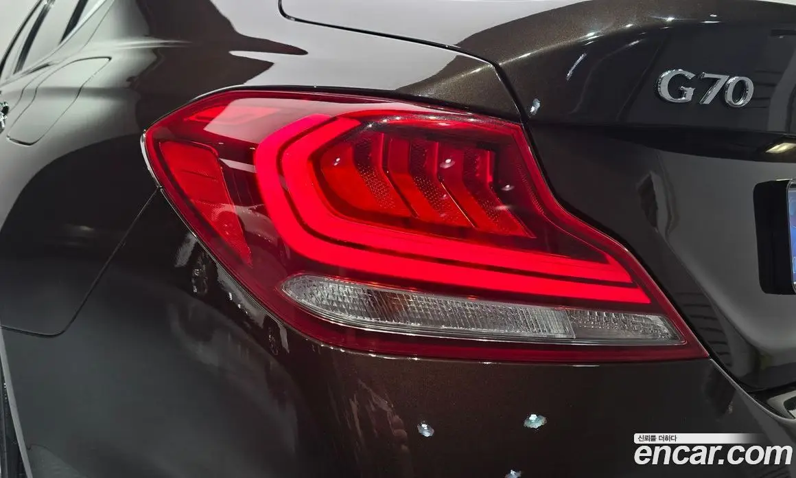 Genesis G70 2019 2.0 автомат (гидро), фото 9 Genesis G70 2019 2.0 автомат (гидро), фото 9
