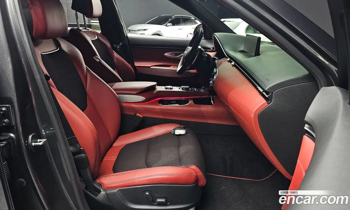 Genesis GV70 2022 2.5 автомат (гидро), фото 15 Genesis GV70 2022 2.5 автомат (гидро), фото 15