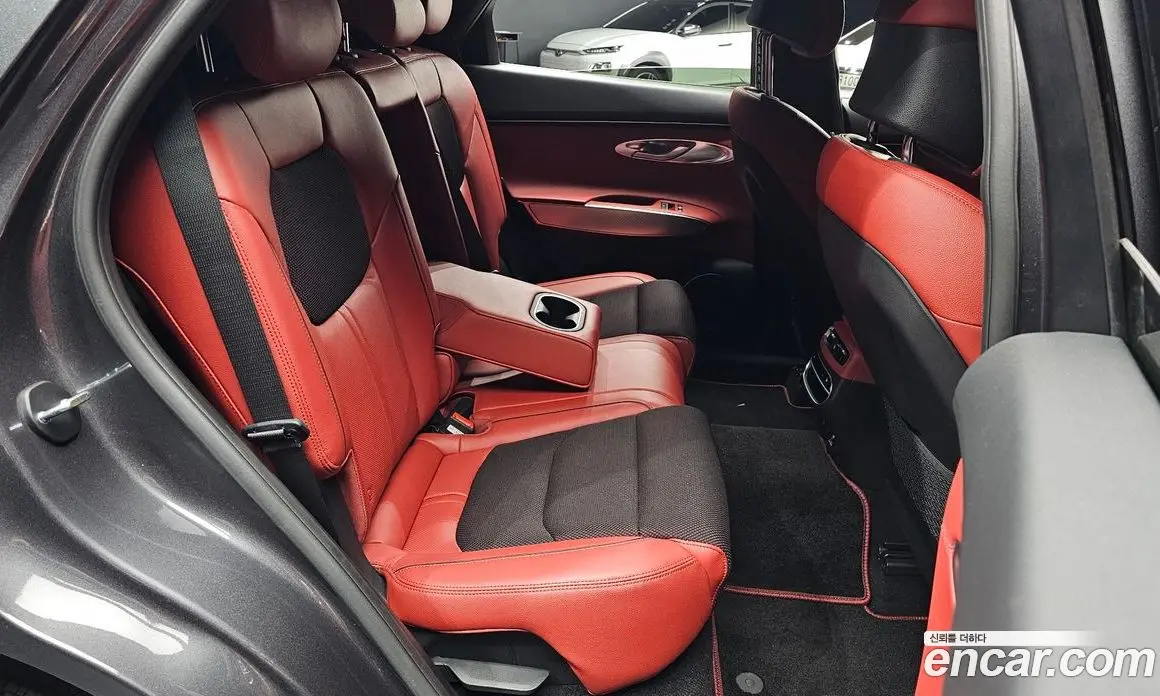 Genesis GV70 2022 2.5 автомат (гидро), фото 17 Genesis GV70 2022 2.5 автомат (гидро), фото 17