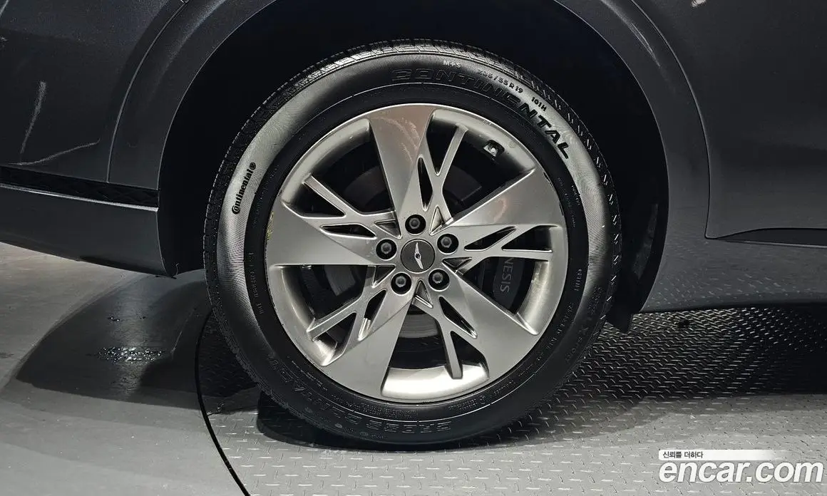 Genesis GV70 2022 2.5 автомат (гидро), фото 4 Genesis GV70 2022 2.5 автомат (гидро), фото 4