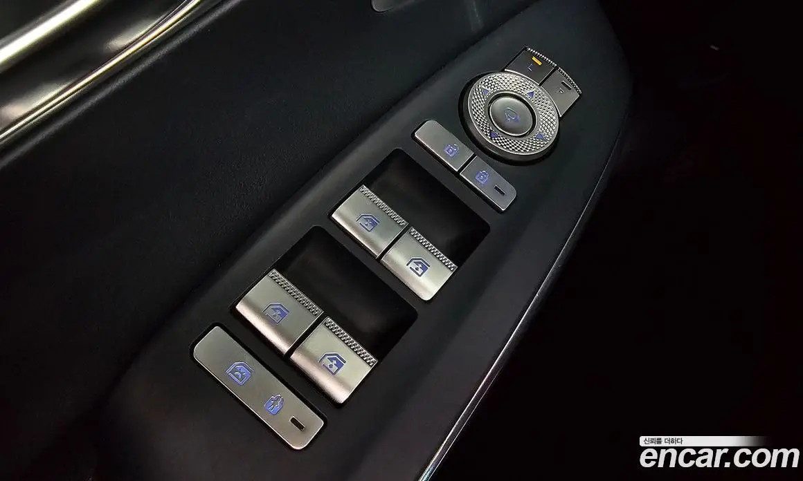 Genesis GV70 2023 2.5 автомат (гидро), фото 16 Genesis GV70 2023 2.5 автомат (гидро), фото 16