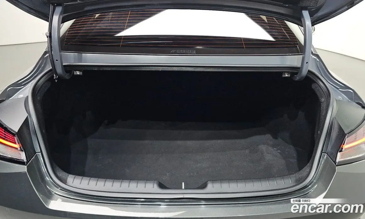 Hyundai Avante 2022 1.6 автомат (гидро), фото 31