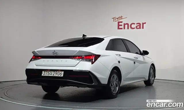 Hyundai Avante 2023 1.6 автомат (гидро), миниатюра 2