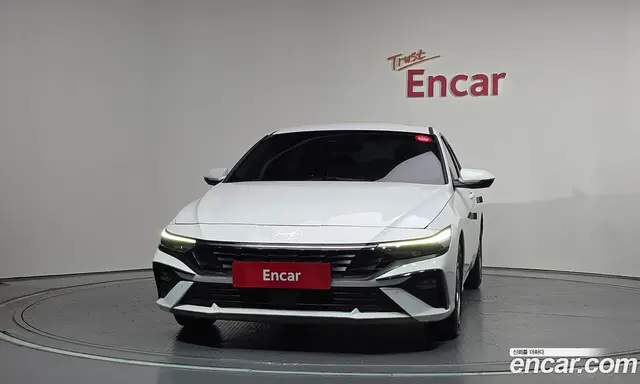 Hyundai Avante 2023 1.6 автомат (гидро), миниатюра 3