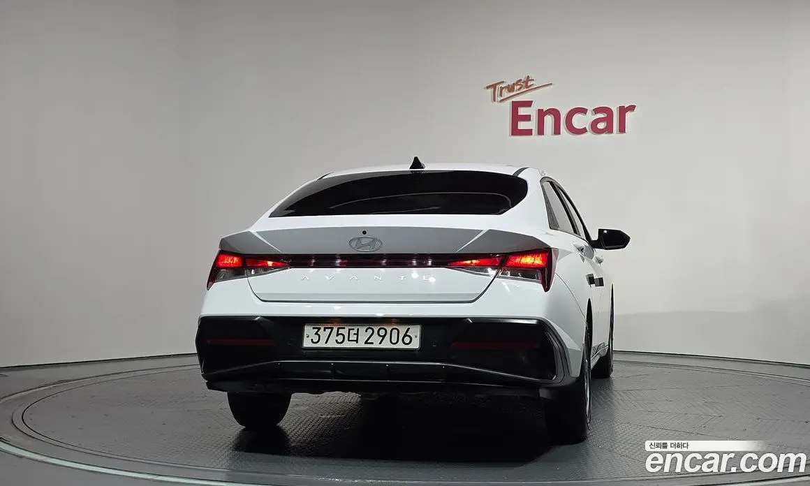 Hyundai Avante 2023 1.6 автомат (гидро), фото 4