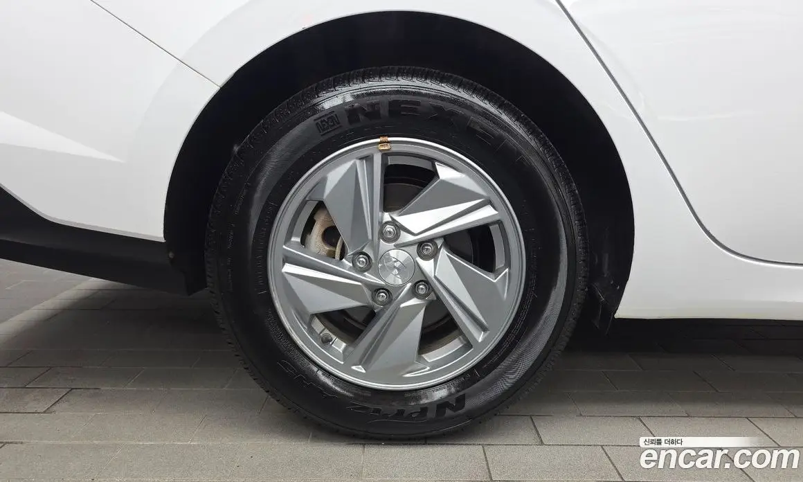 Hyundai Avante 2023 1.6 автомат (гидро), фото 5