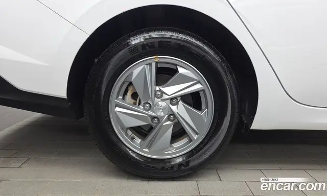 Hyundai Avante 2023 1.6 автомат (гидро), миниатюра 5